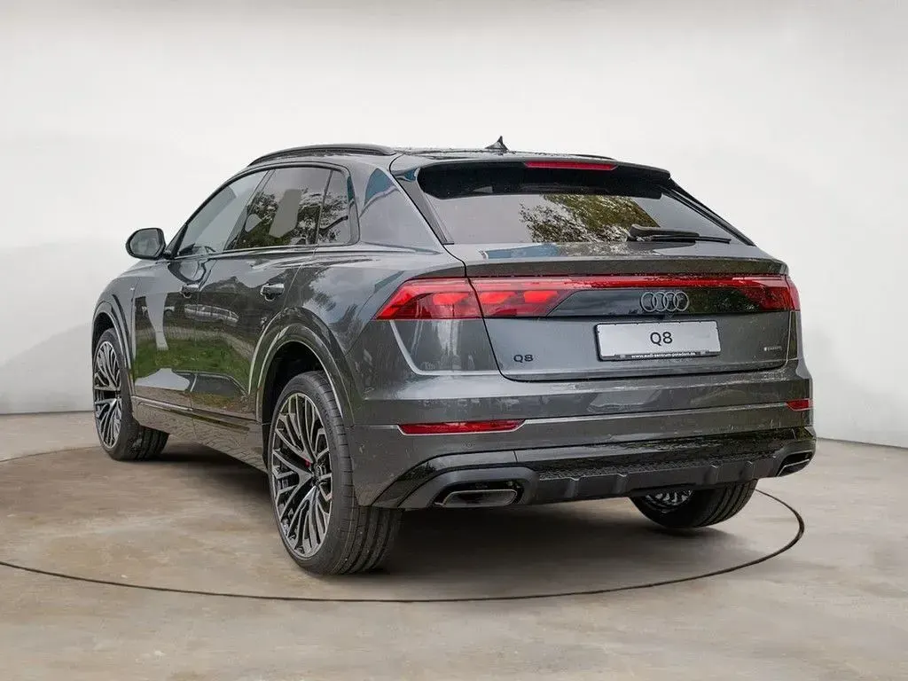 Gebraucht Audi Q8 Business 286 PS (210 kW) 2026 Daytonagrau perleffekt SUV