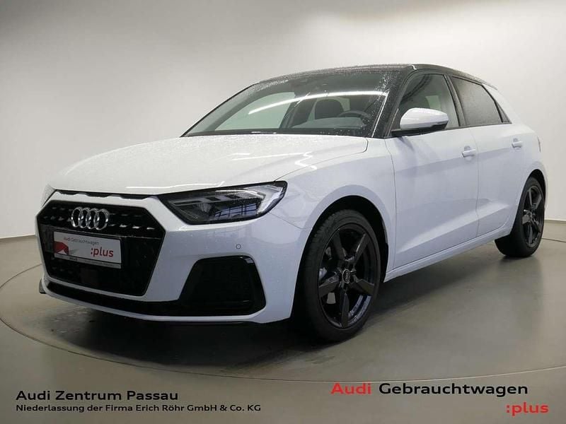 Gebraucht Audi A1 Sportback Advanced 116 PS (85 kW) 2025 Gletscherweiss metallic/ mythosschwarz metallic Kleinwagen