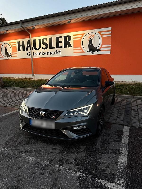Grau Gebraucht 2018 Cupra Leon Kleinwagen | 20.999 € (Fairer Preis) - Bild 1/4