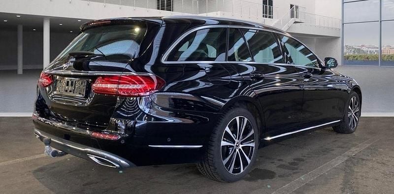 Gebraucht Mercedes E300 194 PS (142 kW) 2020 Schwarz Kombi