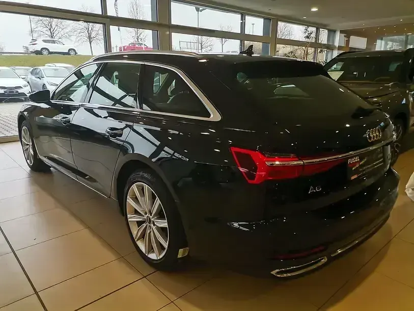 Gebraucht Audi A6 Design 204 PS (150 kW) 2021 Mythosschwarz metallic Limousine