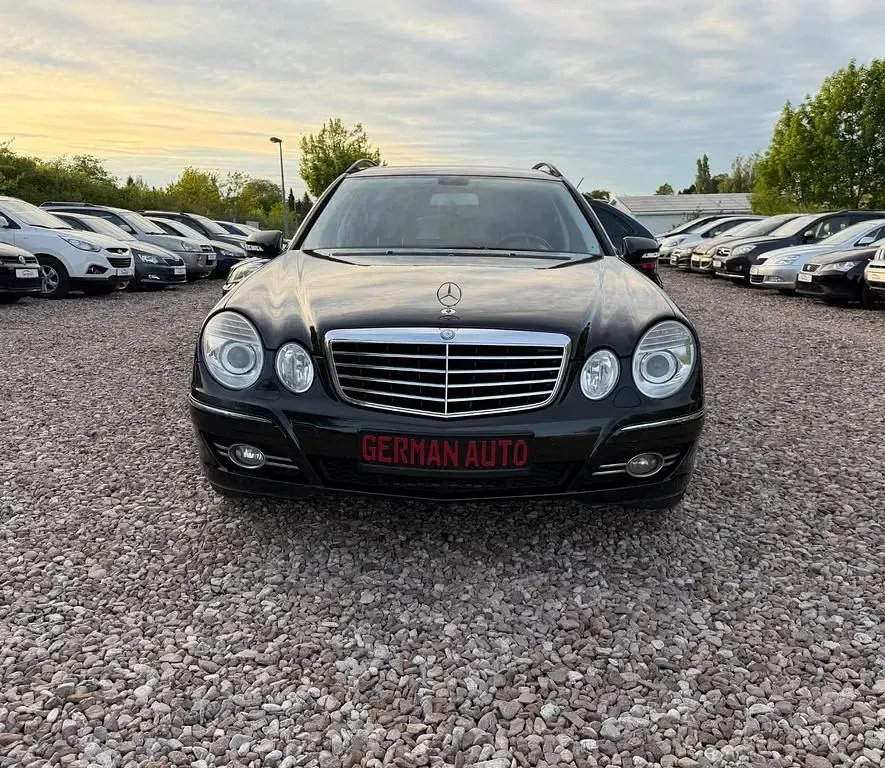 Usado Mercedes E200 184 CV (135 kW) 2008 Negro Familiar