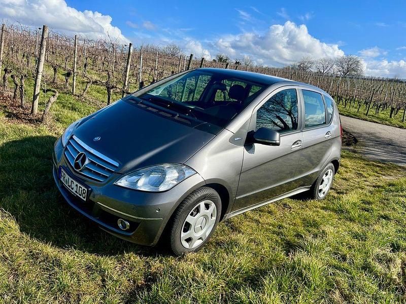 Gebraucht Mercedes A160 95 PS (69 kW) 2010 Grau Van / Kleinbus