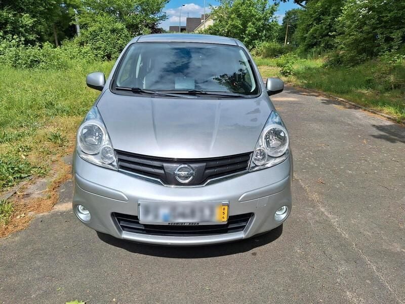 Grau Gebraucht 2011 Nissan Note Acenta Van / Kleinbus | 4.550 € (Fairer Preis) - Bild 1/4