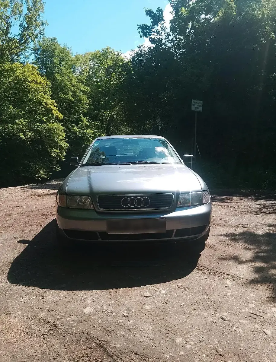 Occasion Audi A4 125 ch (91 kW) 1996 Gris Berline