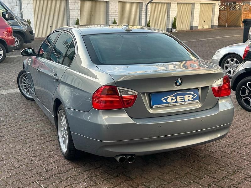 Gebraucht BMW 330 258 PS (189 kW) 2005 Grau Limousine