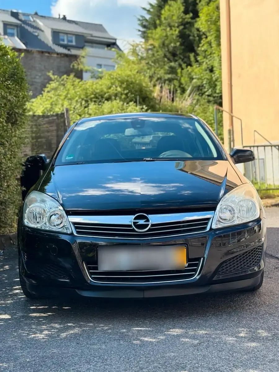 Gebraucht Opel Astra 90 PS (66 kW) 2009 Schwarz Kleinwagen