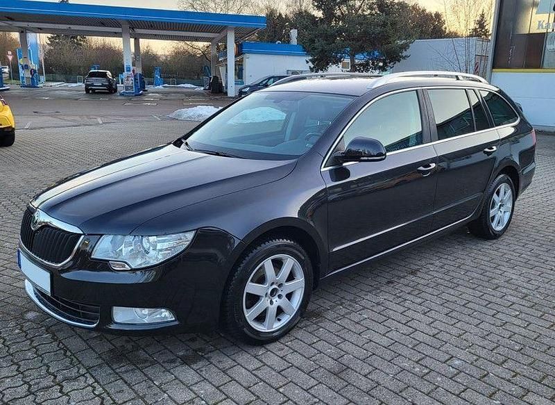 Gebraucht Skoda Superb Exclusive 160 PS (117 kW) 2013 Schwarz Kombi