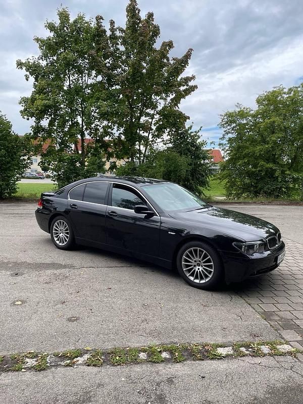 Second-hand BMW 735 245 CP (180 kW) 2004 Negru Berlinǎ