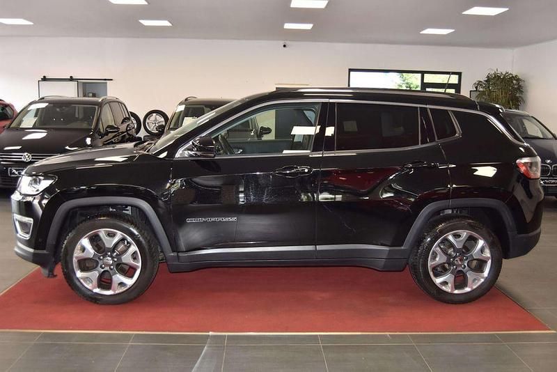 Gebraucht Jeep Compass Limited 140 PS (102 kW) 2019 Diamond black SUV