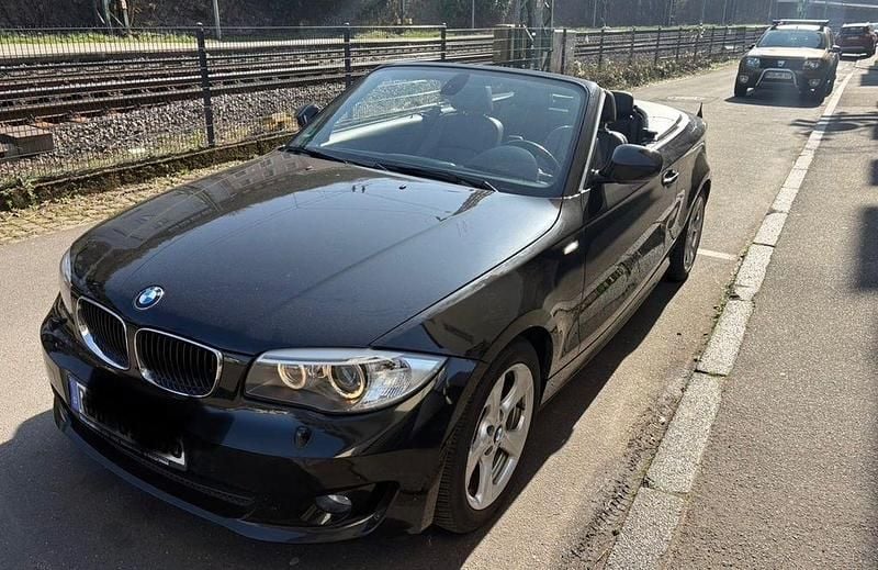 Gebraucht BMW 120 Cabriolet 170 PS (125 kW) 2011 Schwarz Cabrio