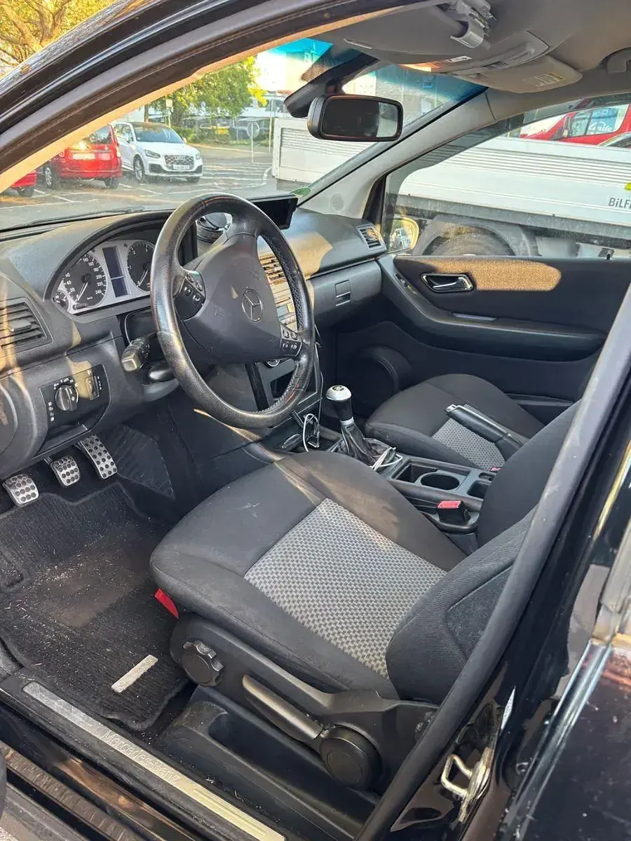 Gebraucht Mercedes A180 109 PS (80 kW) 2009 Grau Van / Kleinbus
