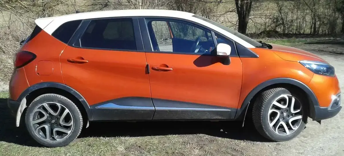 Gebraucht Renault Captur Dynamique 90 PS (66 kW) 2015 Orange SUV