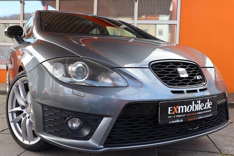 Grau Gebraucht 2012 Cupra Leon Limousine | 12.399 € (Fairer Preis) - Bild 1/4