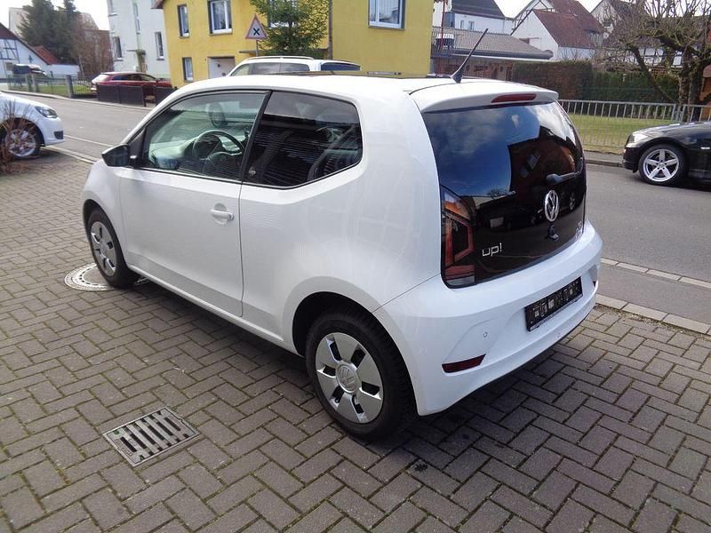 Gebraucht VW up! Sound 65 PS (47 kW) 2017 Weiß Kleinwagen