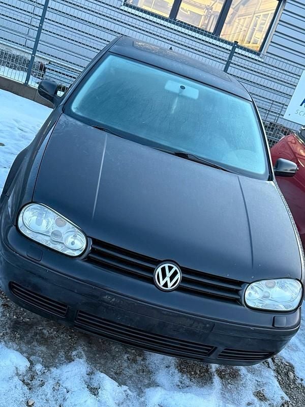 Gebraucht VW Golf IV 115 PS (84 kW) 2002 Schwarz Kleinwagen