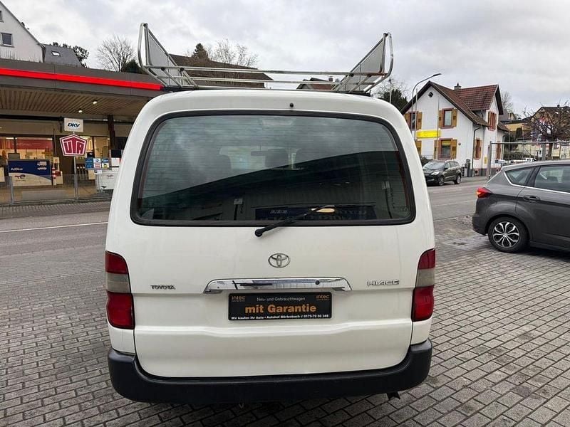 Gebraucht Toyota HiAce 95 PS (69 kW) 2010 Weiß Van / Kleinbus
