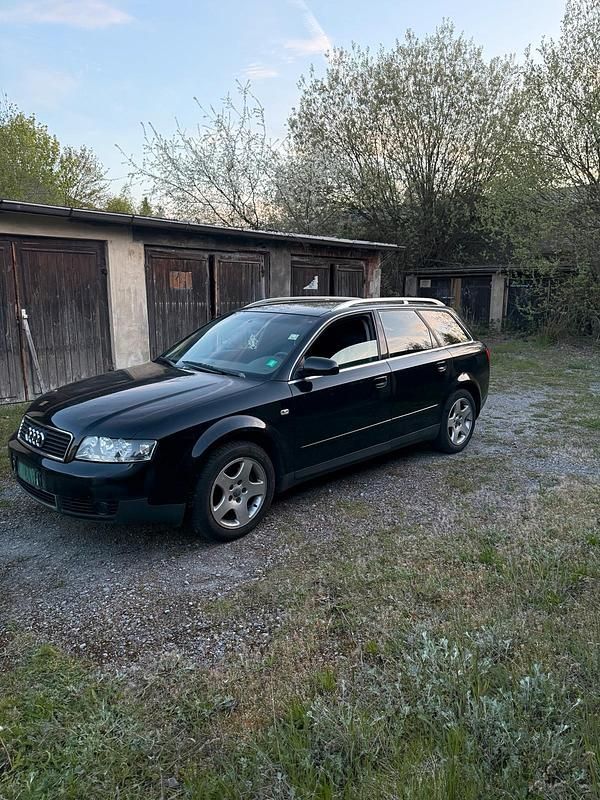 Second-hand Audi A4 130 CP (95 kW) 2001 Albastru Break