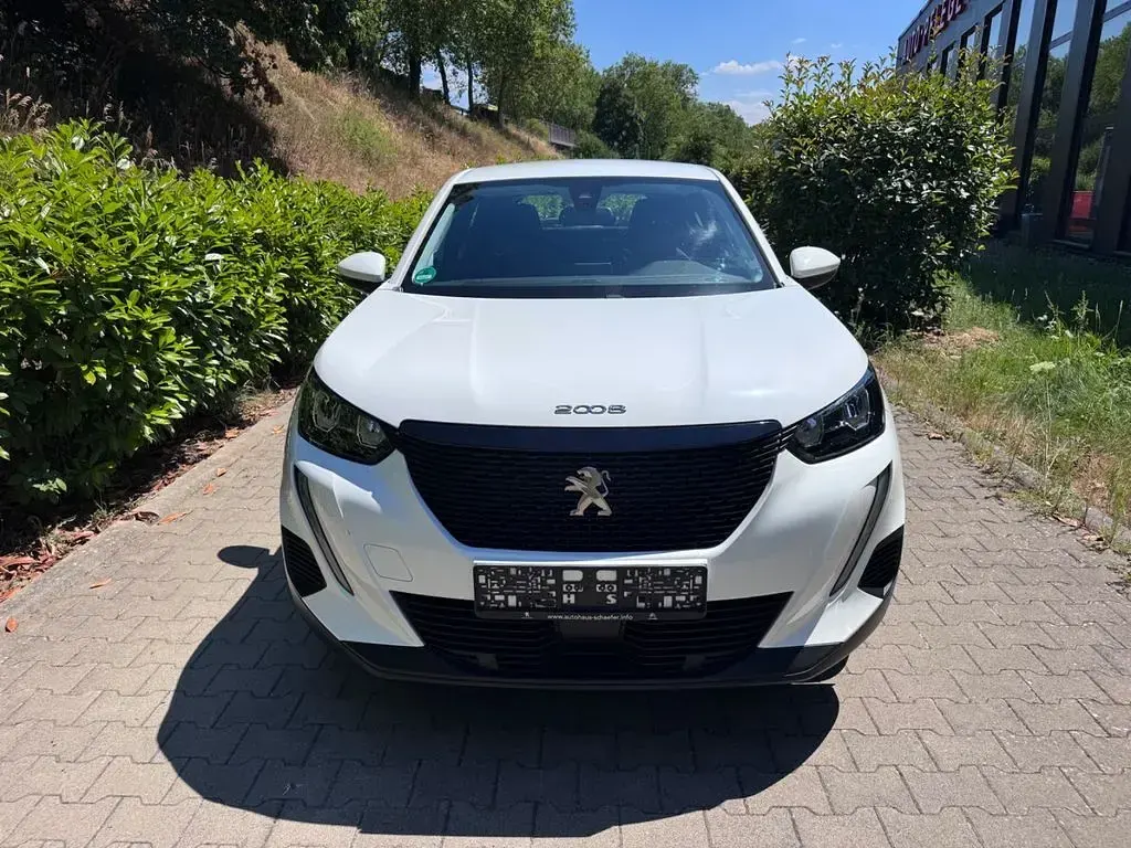 Gebraucht Peugeot 2008 131 PS (96 kW) 2021 Weiß SUV