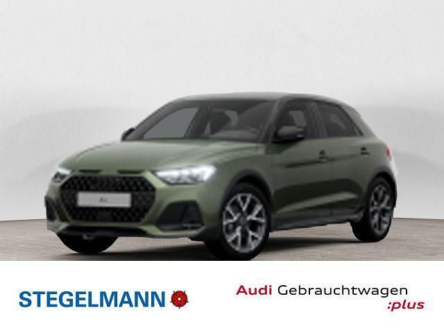 Distriktgrün metallic mythossc Gebraucht 2024 Audi A1 Ambiente Kleinwagen | 27.990 € (Etwas zu teuer) - Bild 1/4