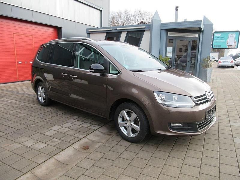 Gebraucht VW Sharan Style 150 PS (110 kW) 2011 Braun Van / Kleinbus