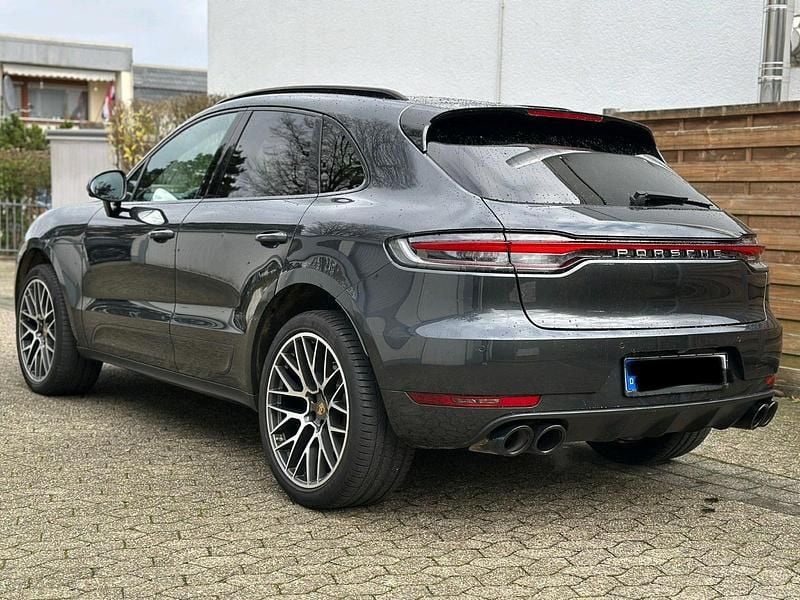 Grau Gebraucht 2019 Porsche Macan Sport SUV | 49.900 € (Fairer Preis) - Bild 1/4