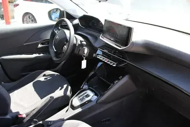 Gebraucht Peugeot 208 Style 110 PS (80 kW) 2025 Agueda gelb Kleinwagen