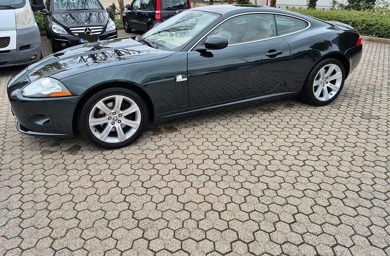 Grün Gebraucht 2008 Jaguar XK Coupé | 16.900 € - Bild 1/4