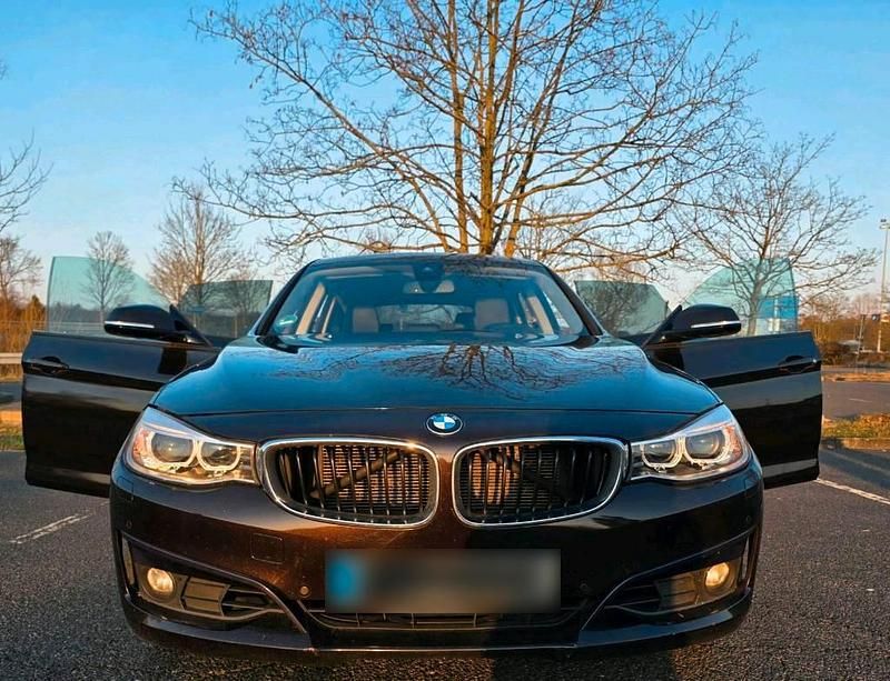 Second-hand BMW 325 218 CP (160 kW) 2015 Maro Berlinǎ
