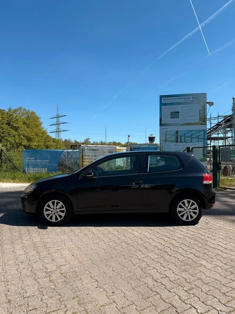 Gebraucht VW Golf VI 80 PS (58 kW) 2009 Schwarz Kleinwagen