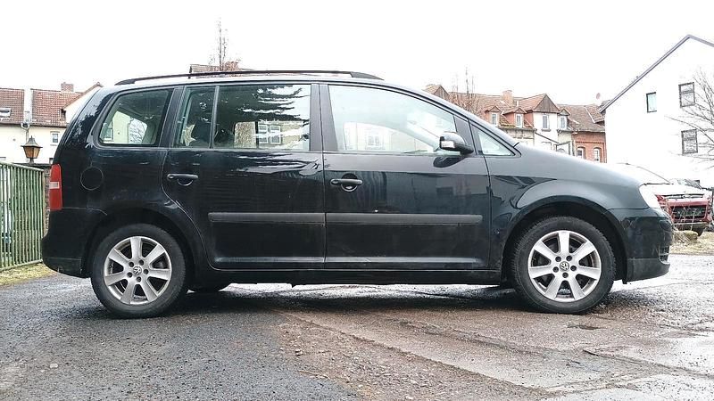 Gebraucht VW Touran 102 PS (75 kW) 2003 Schwarz Van / Kleinbus
