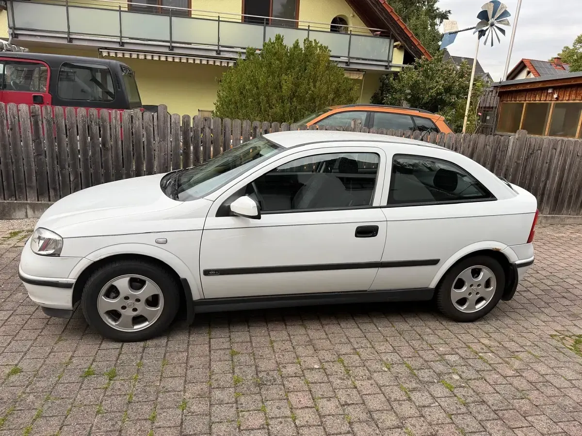Gebraucht Opel Astra Edition 75 PS (55 kW) 1999 Weiß Coupé