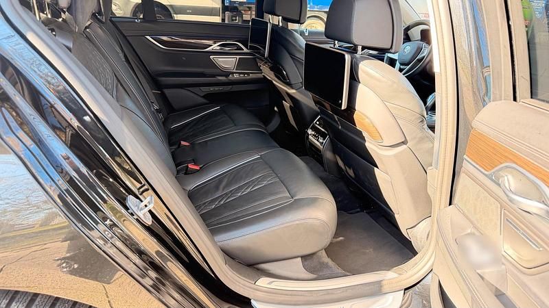 Gebraucht BMW 730 285 PS (209 kW) 2022 Schwarz Limousine