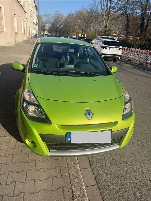 Usata Renault Clio II Expression 68 CV (50 kW) 2009 Verde Berlina