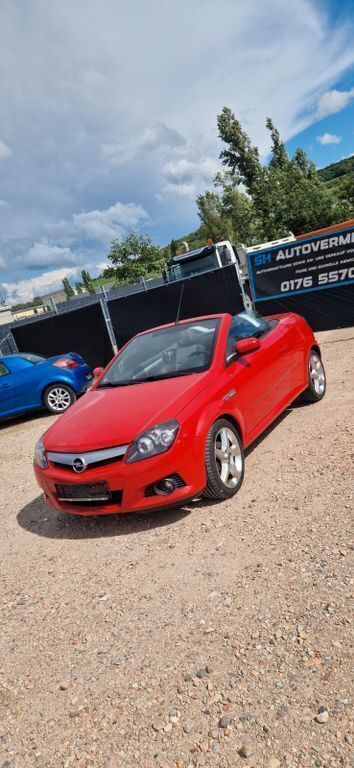 Rot Gebraucht 2004 Opel Tigra Sport Cabrio | 1.999 € (Fairer Preis) - Bild 1/4