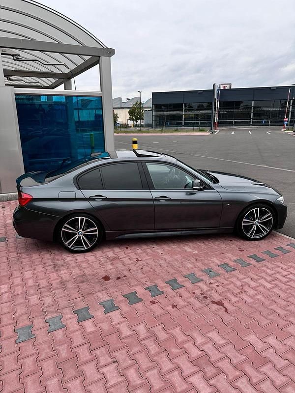 Gebraucht BMW 325 218 PS (160 kW) 2014 Grau Limousine