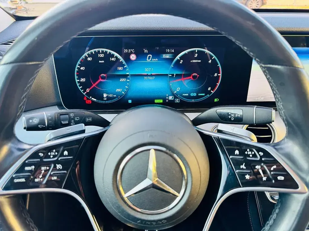 Gebraucht Mercedes 220 Avantgarde 200 PS (147 kW) 2022 Silber Kombi