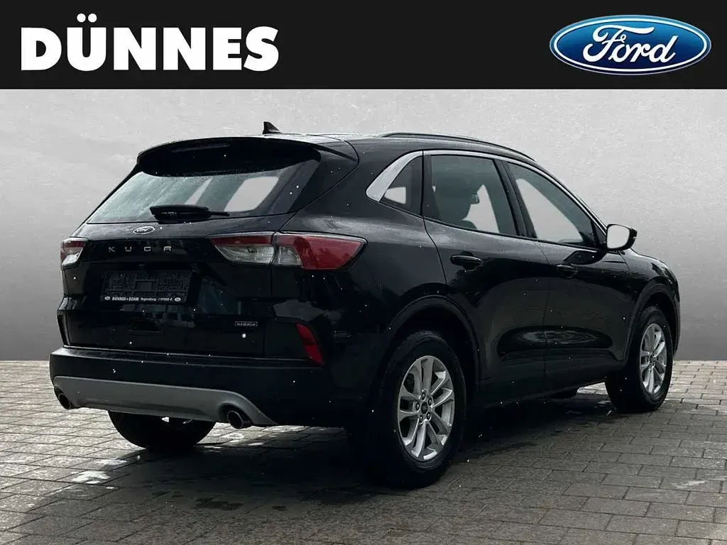 Używany Ford Kuga Titanium 224 KM (164 kW) 2022 Czarny SUV