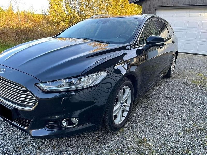Gebraucht Ford Mondeo Titanium 116 PS (85 kW) 2015 Schwarz Kombi