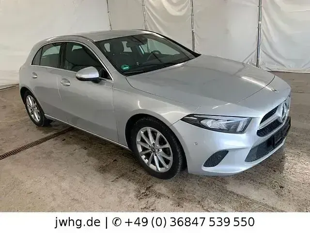 Gebraucht Mercedes A200 Progressive 150 PS (110 kW) 2020 Silber Limousine