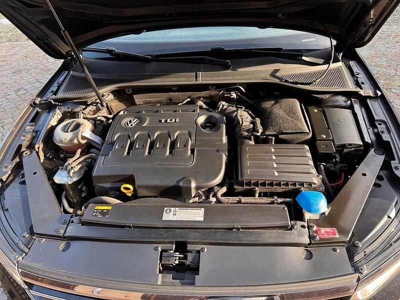 Gebraucht VW Passat Highline 150 PS (110 kW) 2015 Schwarz Kombi