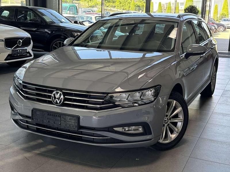 Moonstone gray Gebraucht 2023 VW Passat Kombi | 23.998 € (Fairer Preis) - Bild 1/2