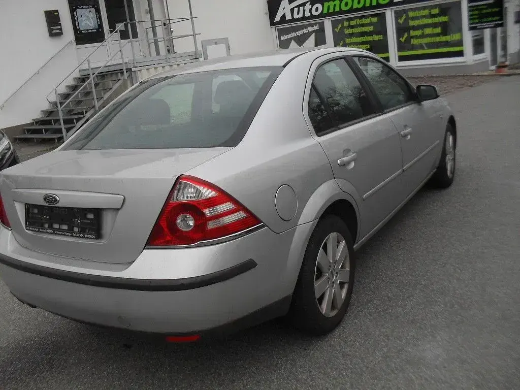 Gebraucht Ford Mondeo Trend 145 PS (106 kW) 2007 Silber Limousine