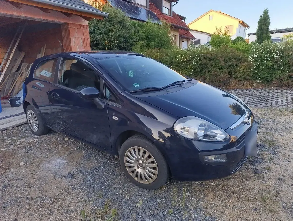 Gebraucht Fiat Punto Life 69 PS (50 kW) 2011 Blau Kleinwagen
