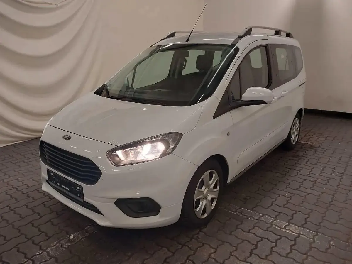 Gebraucht Ford Tourneo Courier Trend 101 PS (74 kW) 2019 Weiß Van / Kleinbus