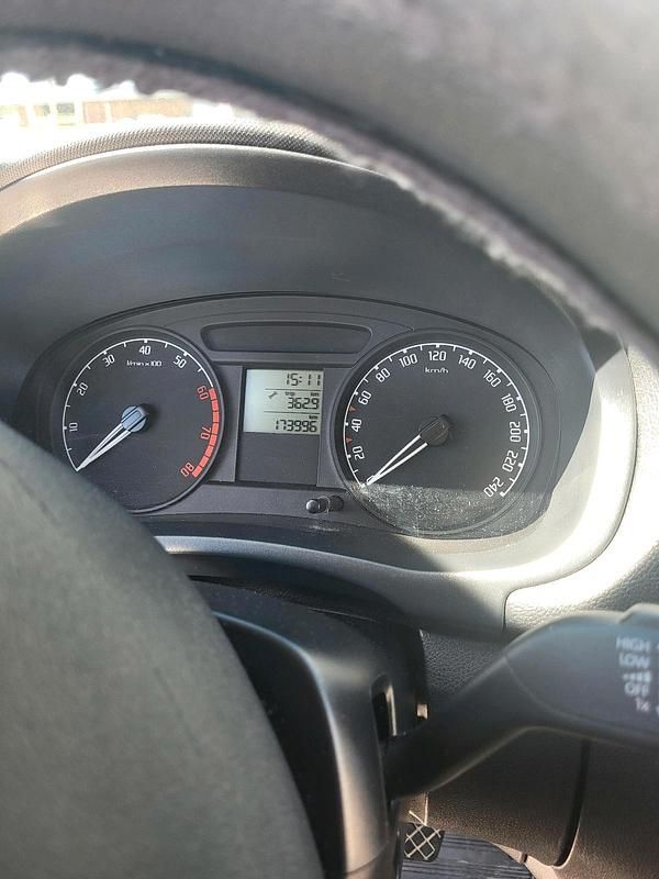 Second-hand Skoda Fabia 60 CP (44 kW) 2010 Argintiu Hatchback