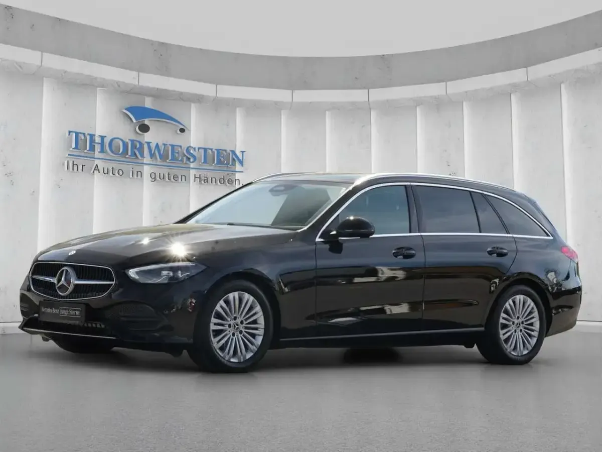 Gebraucht Mercedes C180 170 PS (125 kW) 2025 Lack obsidianschwarz Kombi