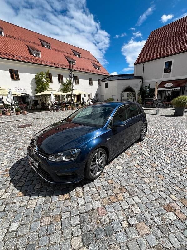 Blau Gebraucht 2014 VW Golf VII Cup Kleinwagen | 9.800 € (Fairer Preis) - Bild 1/4