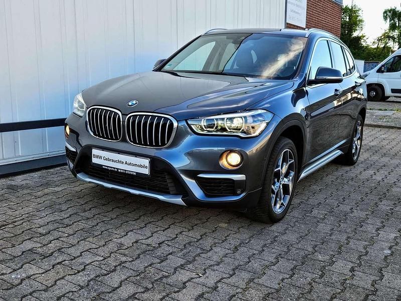 Mineralgrau Gebraucht 2017 BMW X1 xLine SUV | 20.998 € (Fairer Preis) - Bild 1/4