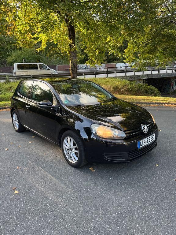Schwarz Gebraucht 2010 VW Golf VI Limousine | 3.995 € - Bild 1/4